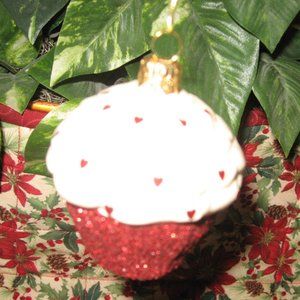 Sur La Table Red Velvet Cupcake Christmas Ornament Glass 2015 NWT